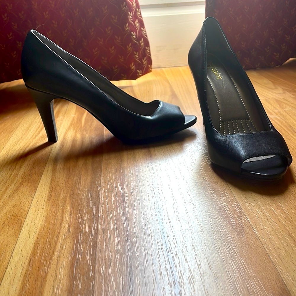 Easy Spirit black open toe heels